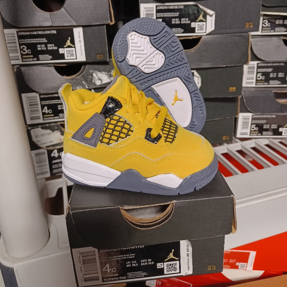 Jordan retro 4 size 4c